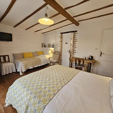 Les De La Loge Bed & Breakfast 3*