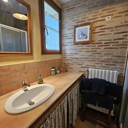 Les De La Loge Bed & Breakfast 3*